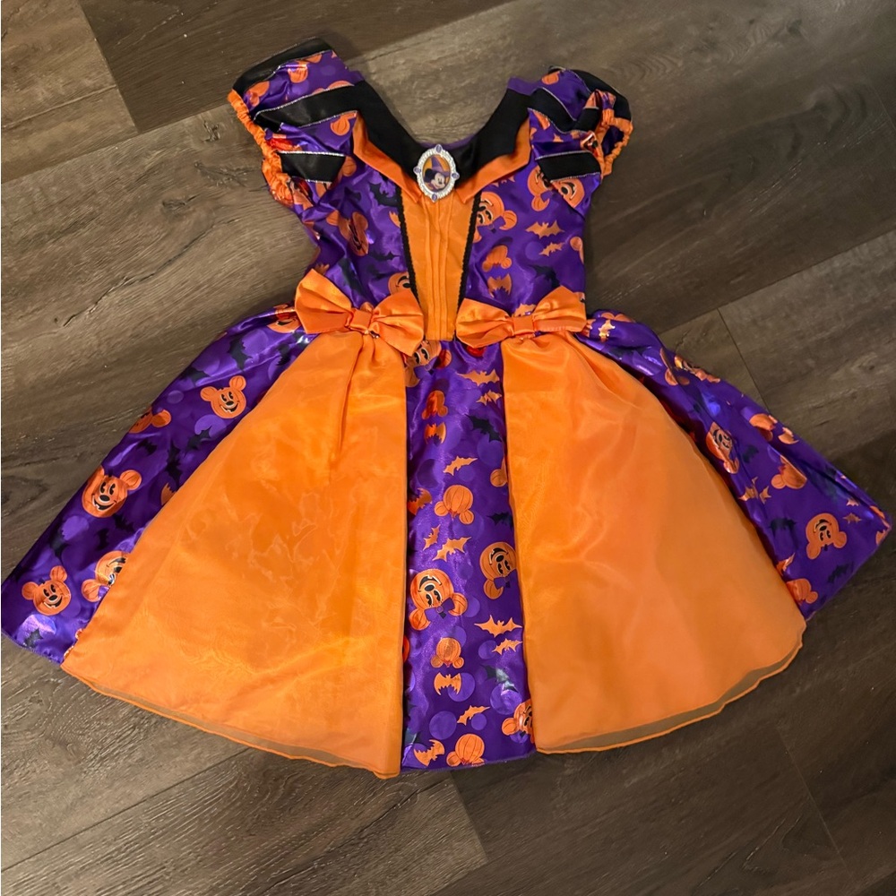 EUC - worn once! Kids Halloween Minnie Mouse Witch  Pumpkin Costume